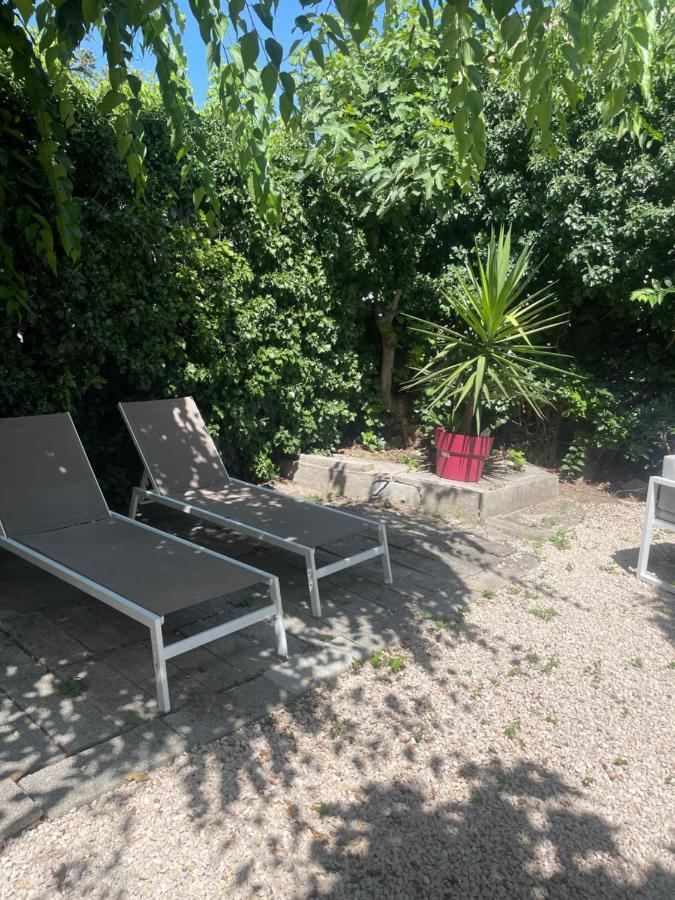 Appartement Avec Jardin En Ville LʼIsle-sur-la-Sorgue Exteriör bild